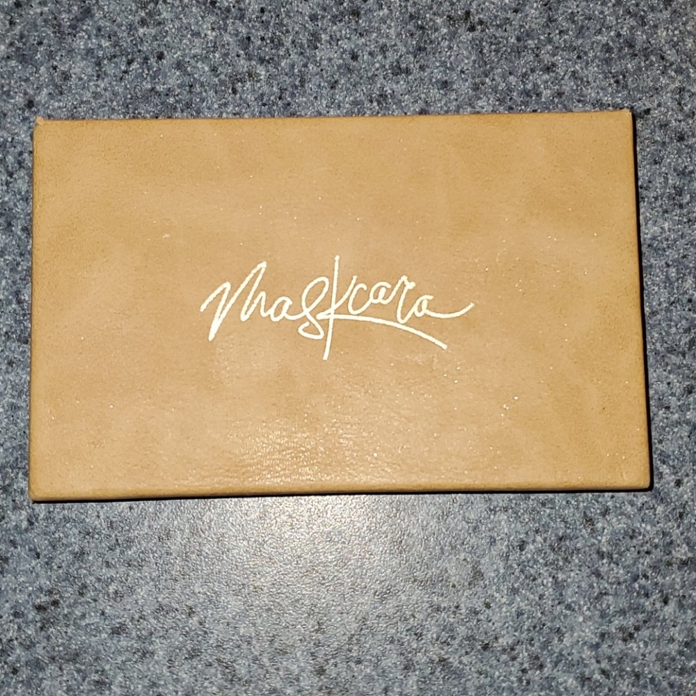 Maskcara beauty compact